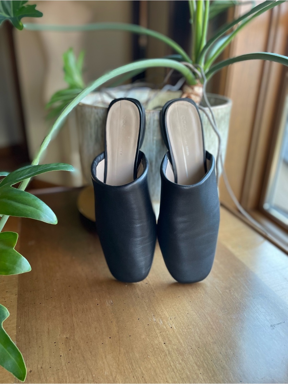 Ecco Black Leather Slip-On Mules for Women